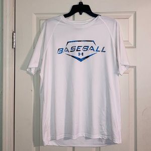 Under Armor loose t-shirt heat gear. Size medium